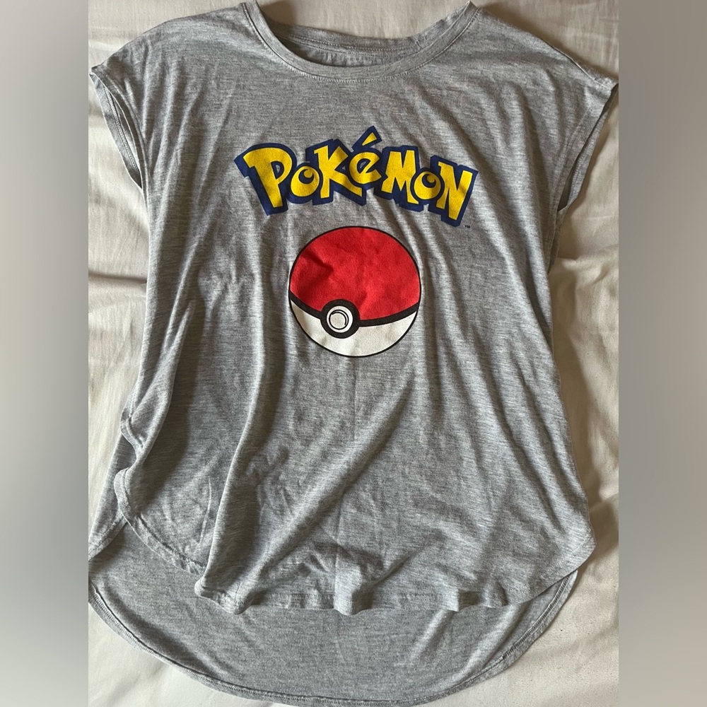 Pokémon flowy top